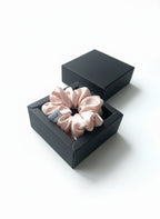 Šilkinė plaukų gumytė (1 vnt., 6 cm) - La Nuit - Baby pink