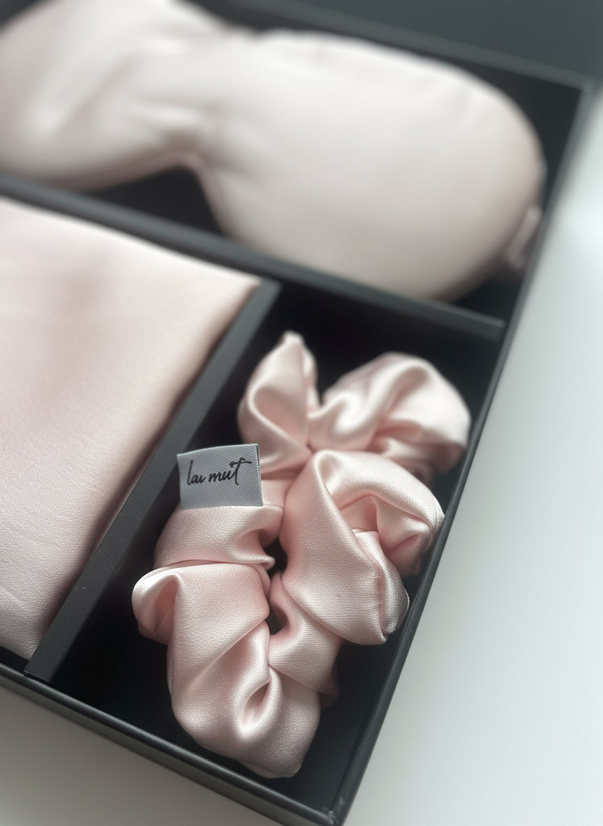 Šilko produktų rinkinys (pagalvės užvalkalas, kaukė, gumytė) - La Nuit - Rožinis