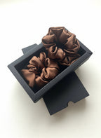 Šilkinės plaukų gumytės (2 vnt., 3.5 cm) - La Nuit - Coffee